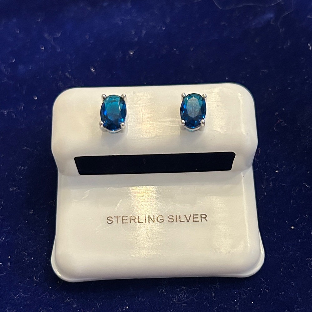 Sterling Silver‎ Blue sapphire oval Earrings